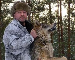 Efectele schimbarilor climatice: O haita de 400 de lupi a navalit intr-un orasel din Siberia