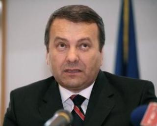 Ialomitianu: Romania are suficienti bani pentru pensii si salarii