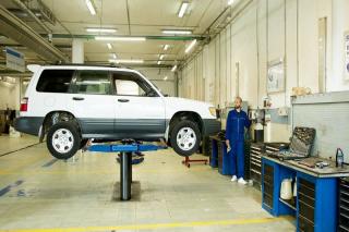 Un magazin de piese auto: partenerul oricarui sofer pentru drumuri lungi si sigure
