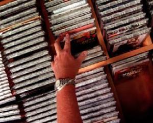 De ce oamenii mai cumpara CD-uri