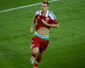 Danezul Nicklas Bendtner, amendat cu 100.000 de euro pentru ca si-a aratat chilotii la meciul contra Portugaliei