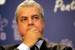 Adrian Nastase: Guvernul Iohannis submineaza statul de drept din Romania