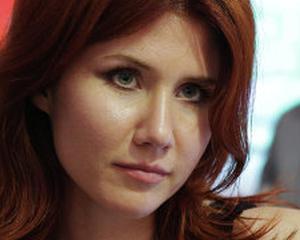 Fosta spioana Anna Chapman isi lanseaza o linie vestimentara