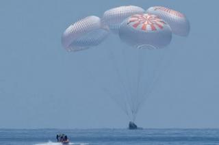 Primul zbor cu echipaj uman catre Statia Spatiala Internationala al capsulei Crew Dragon (SpaceX), s-a incheiat cu succes. Urmatoarea oprire - Marte