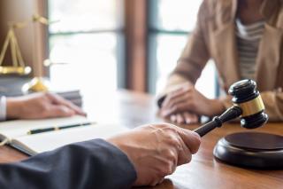 Ce inseamna contencios administrativ si cum te poate ajuta un avocat?