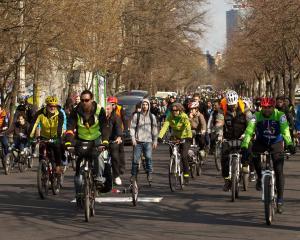 Se deschide sezonul la pedalat prin parc