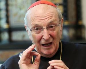 Cardinal german: Femeile ar trebui sa stea acasa si sa procreeze