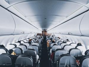 Efectul COVID-19: nu se mai prabuseste niciun avion, in schimb se prabusesc companiile aeriene