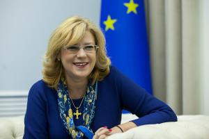 Corina Cretu: "Romania nu-si poate permite luxul nici macar de a se gandi la ideea de a iesi din UE"