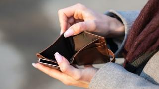 Romanii, pacaliti de iluzia cresterii salariale: de ce castigi mai bine, dar traiesti mai rau