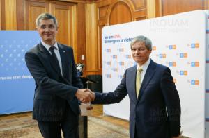 Dan Barna si Dacian Ciolos AU DECIS:  Il sustin pe Klaus Iohannis in turul doi