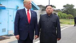 Donald Trump devine primul presedinte american care calca in Coreea de Nord