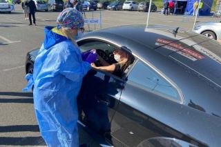 Primul centru de tip drive-through din Bucuresti se deschide, maine, in Piata Constitutiei