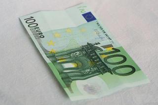 Euro si dolarul american sunt la paritate pentru prima data in ultimii 20 de ani