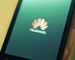 Un fost spion american spune ca Huawei a