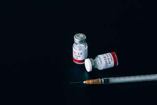 Viteza cu care se desfasoara campania de vaccinare in Romania poate fi descrisa ca fiind
