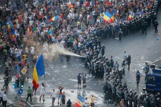 Coordonatorul jandarmilor de la protestul din 10 august a fost numit inspector sef. Lider PNL: Domnul Cazan ar trebui sa zaca in puscarie