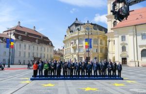 Liderii europeni prezenti la Sibiu trag un semnal de alarma. Macron: Deciziile Guvernului roman au dus la slabirea statului de drept