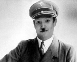 Facebook a dat militaria jos din pod: A interzis o reclama care critica