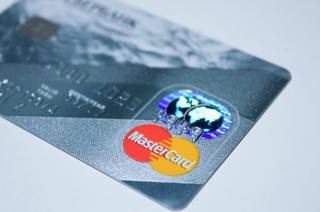 MasterCard si Samsung anunta lansarea unui card care permite plati contactless prin intermediul amprentei
