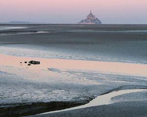 Cea mai mare maree a secolului la Mont St.Michel