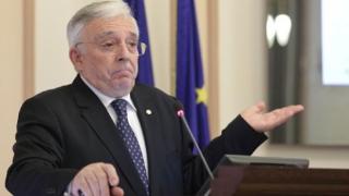 Mugur Isarescu: Sectorul guvernamental creeaza deficitul extern in totalitate. E in surplus