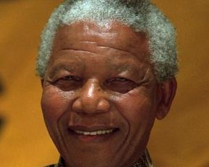 Nelson Mandela: Medicii recomanda deconectarea de la aparate