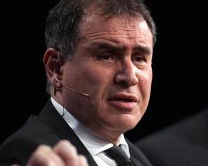 Nouriel Roubini: Lumea se ineaca in datorii