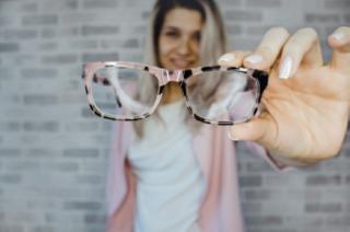 De ce ar trebui sa porti ochelari de protectie pentru calculator