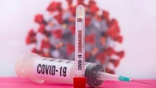 BioNTech a anuntat ca deja isi adapteaza vaccinul la tulpina Omicron: Moderna face anunturi similare