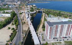 Podul Ciurel: A fost turnat primul strat de asfalt, dupa 9 ani