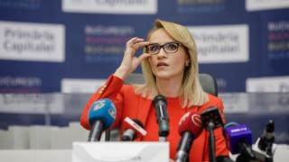 Firea: Primaria are conturile blocate. Nicusor Dan: Cu ocazia falimentului, nu organizati un festival?