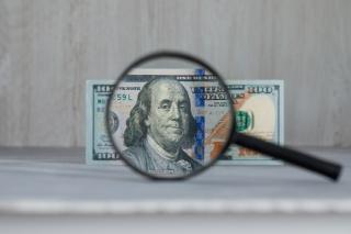 Probleme mari in economia americana: dolarul e in picaj, viata e din ce in ce mai scumpa