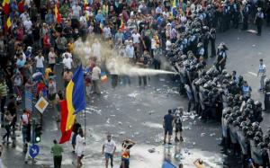 Ministrul de Interne anunta demiteri in masa la Jandarmeria Bucuresti. Motivul: Evenimentele din 10 august