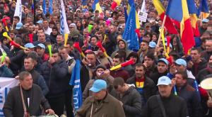 Industria protesteaza in fata Guvernului: Dragnea, nu uita, puscaria e a ta