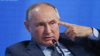 Cine poate sa-l opreasca pe Putin?