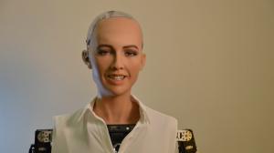 Vom fi controlati de inteligenta artificiala? Robotul Sophia declara ca oamenii vor fi nevoiti sa se adapteze