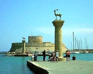 Criza ii face pe greci atractivi pentru turisti: un mare tour operator va construi doua hoteluri in Rhodos si Creta