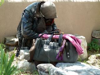 Toti dam din colt in colt sa facem bani mai multi si sute de mii de romani stau acasa degeaba: somajul e in crestere