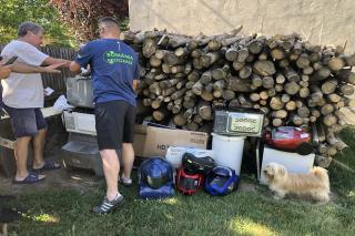 Romanii scapa de electrocasnicele vechi, iar copiii lor se joaca de-a reciclarea in campania Romania Recicleaza