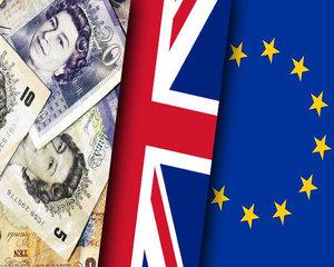 Lira sterlina se prabuseste din nou, pe fondul ingrijorarilor legate de Brexit