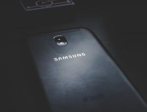 Samsung a trecut pe primul loc in randul producatorilor de telefoane inteligente. Podiumul este completat de Huawei si Apple