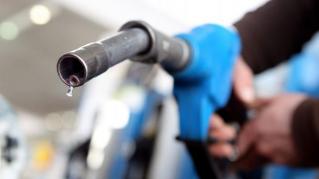 Noi scumpiri de carburant? Pretul petrolului bate record dupa record