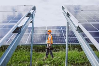 Cum se gestioneaza energia solara si ce beneficii aduce pentru mediu?