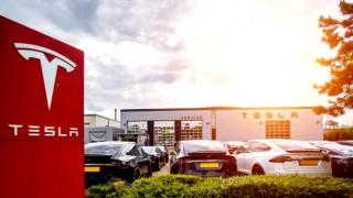 Tesla isi anunta debutul oficial in Romania prin deschiderea unui showroom in Bucuresti