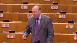 Basescu: Scolile nu sunt pregatite de redeschidere. Ma tem ca le vom inchide pe 8 martie