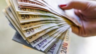 Mamele din Romania vor beneficia de 2.000 de euro de la stat, bani pentru trusoul bebelusului