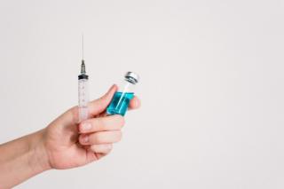 Vin vaccinurile anti-Covid: Primele doze pot ajunge in Romania intre Craciun si Revelion