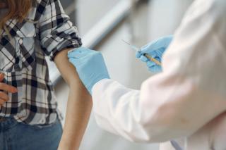 Uniunea Europeana a semnat, pana in acest moment, precontracte pentru aproape 2 miliarde de doze de vaccin anti-covid
