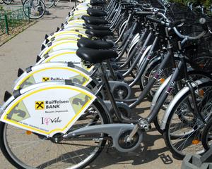 Cu bicicleta prin Noaptea alba a galeriilor